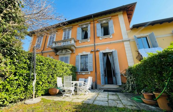 For sale Flat Quiet zone Appiano Gentile  Lombardia 