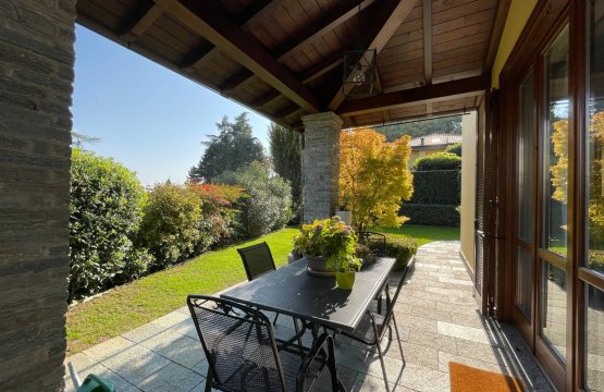 Zu verkaufen Villa Stadt Montano Lucino Lombardia