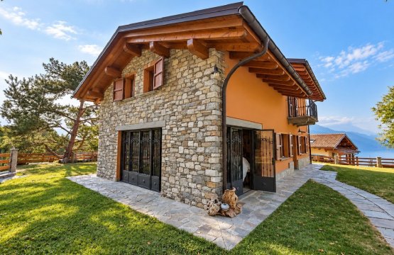 For sale Villa Lake Gravedona ed Uniti CO